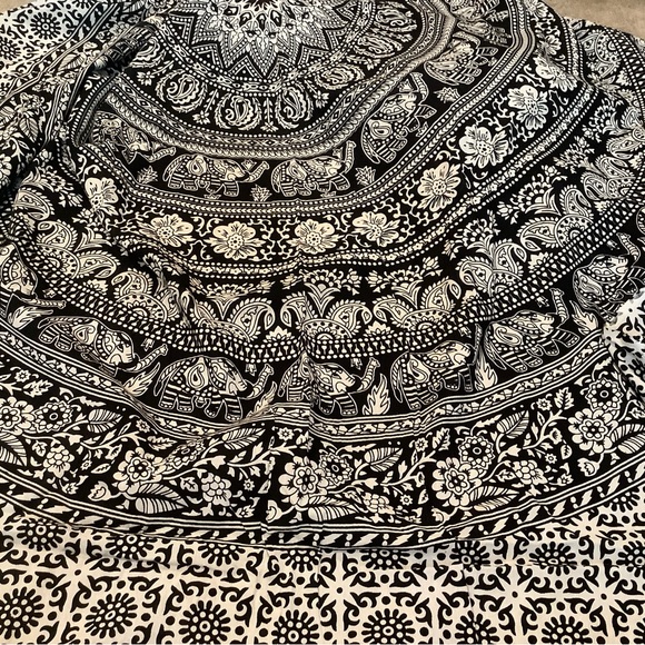 This is a large piece of material (made in India and 100% cotton). brand new. - Picture 2 of 6